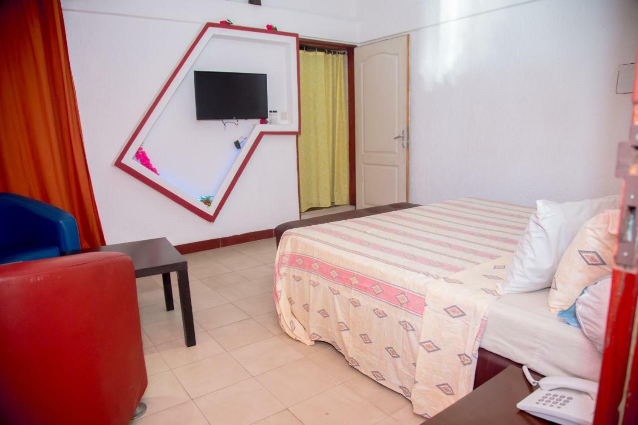 Senateur Hotel Agontinkon Cotonou Exterior foto